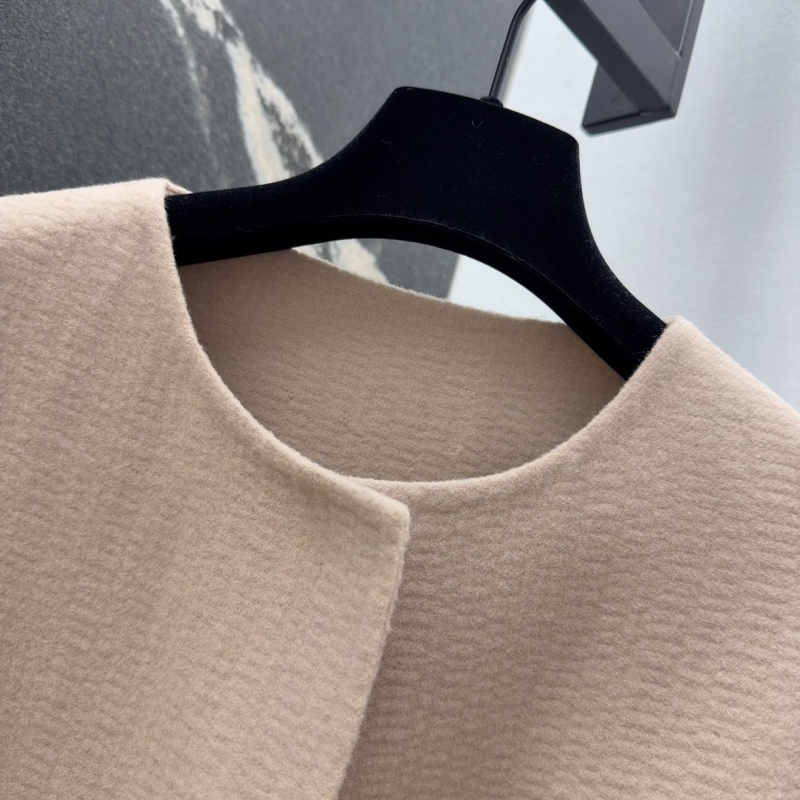 chr1st1an D10r outwear